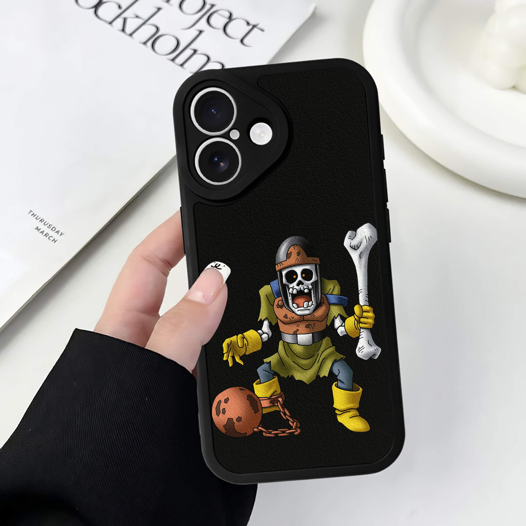 （画像用） ドラゴンクエスト Doragon Kuesuto Dragon Quest 【iPhone 16シリーズ対応】シリコンスマホケース（レザー調） 材質：シリコン